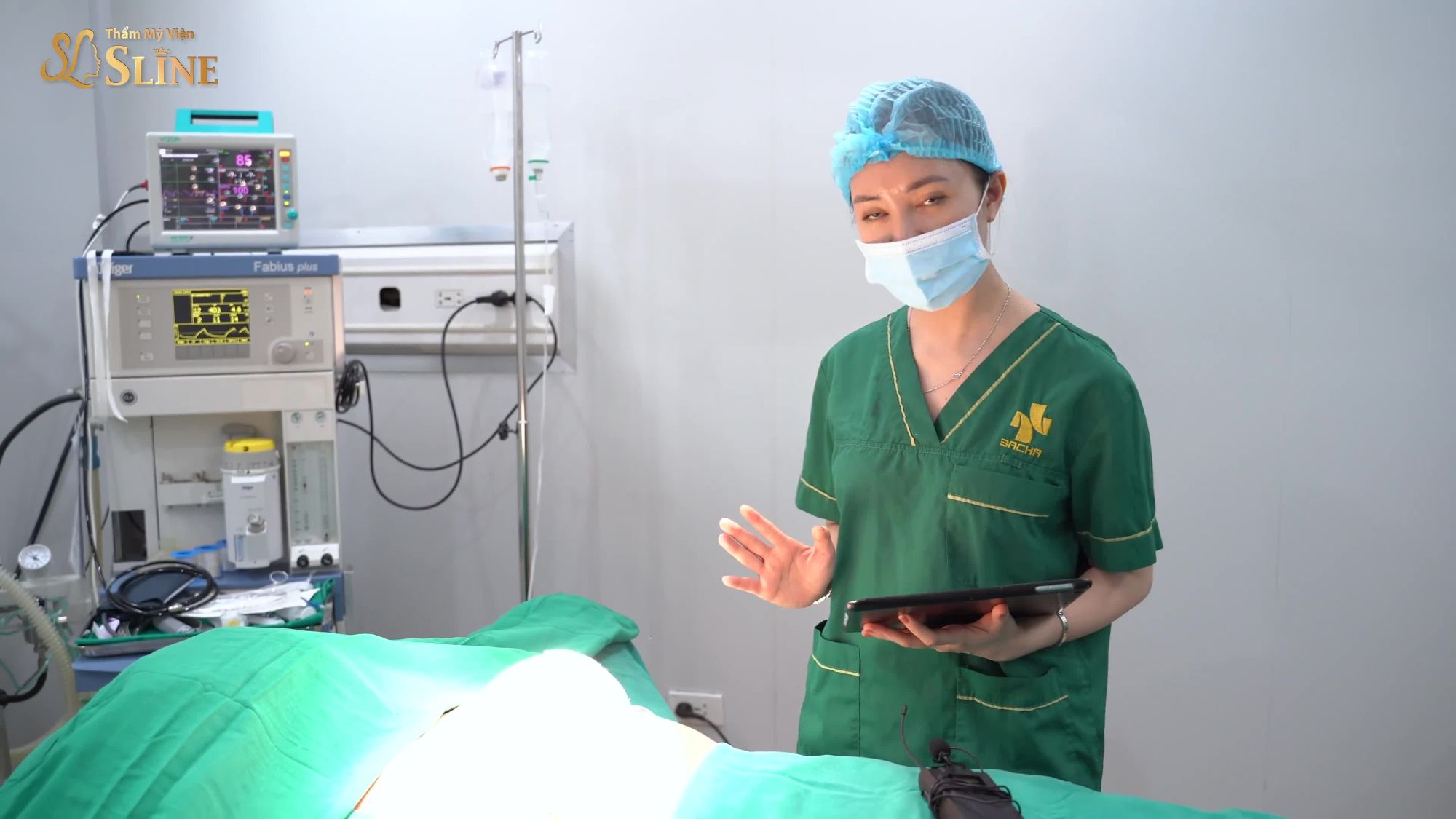 Khách hàng đến với Sline trong tình trạng tuyến vú dày, númvú bị hạ thấp do đã cấy mỡ vùng ngực cách đây 1 năm tại 1 CƠ SỞ THẨM MỸ KHÁC.