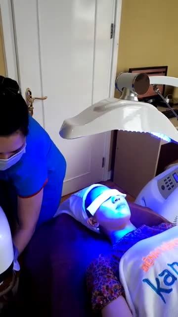 Quy trình chiếu ánh sáng NanoSkin - Phun oxi tươi điều trị mụn chuyên sâu tại Kangnam