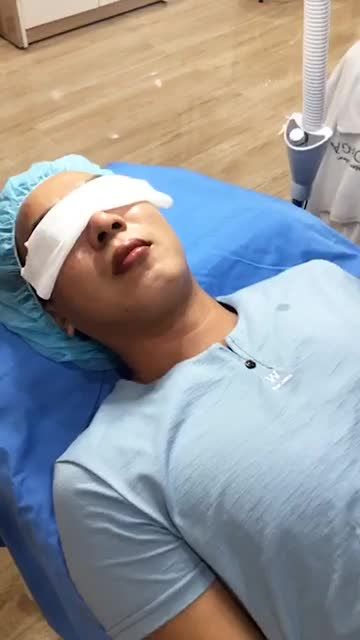 Z Không chỉ có phái nữ làm đẹp mà phái nam cũng có nhu cầu nhé mọi người