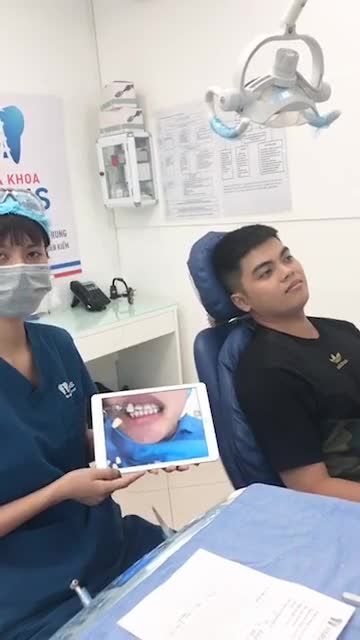 Khách hàng Phạm Văn Hiếu sinh năm 1993 sử dụng dịch vụ tẩy trắng tại phòng khám Nha khoa Paris số 39 Quang Trung