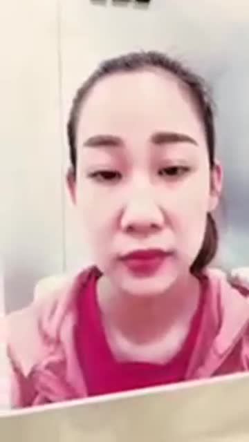 KH đã từng tiêm filler, sóng mũi thấp, đầu mũi to, cánh mũi bè.