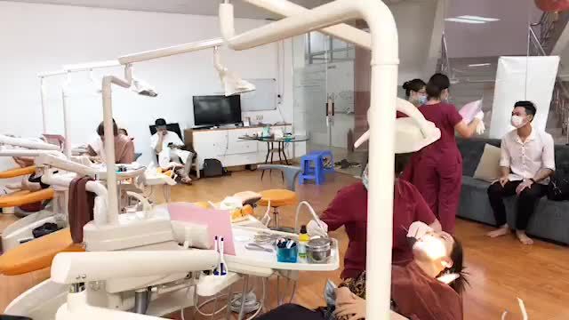 BUNG LỤA CHO KHÁCH HÀNG SAU NIỀNG RĂNG HÔ