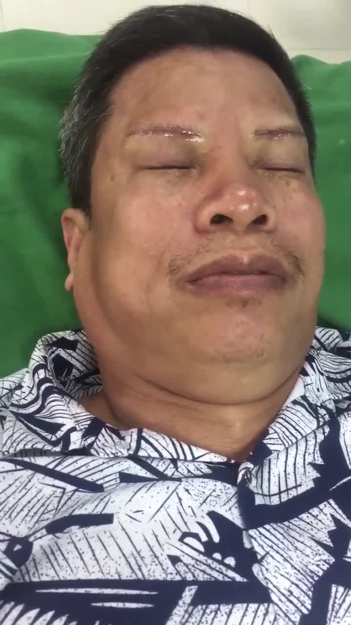 Khách hàng có 1-0-2 ngủ ngáy o o khi đang Cắt chân mày DM USA  dễ thương quá mọi người ơi