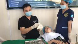 Bác sĩ Nguyễn Đức Tuyên thiết kế thẩm mỹ cho BN tại chi nhánh LC