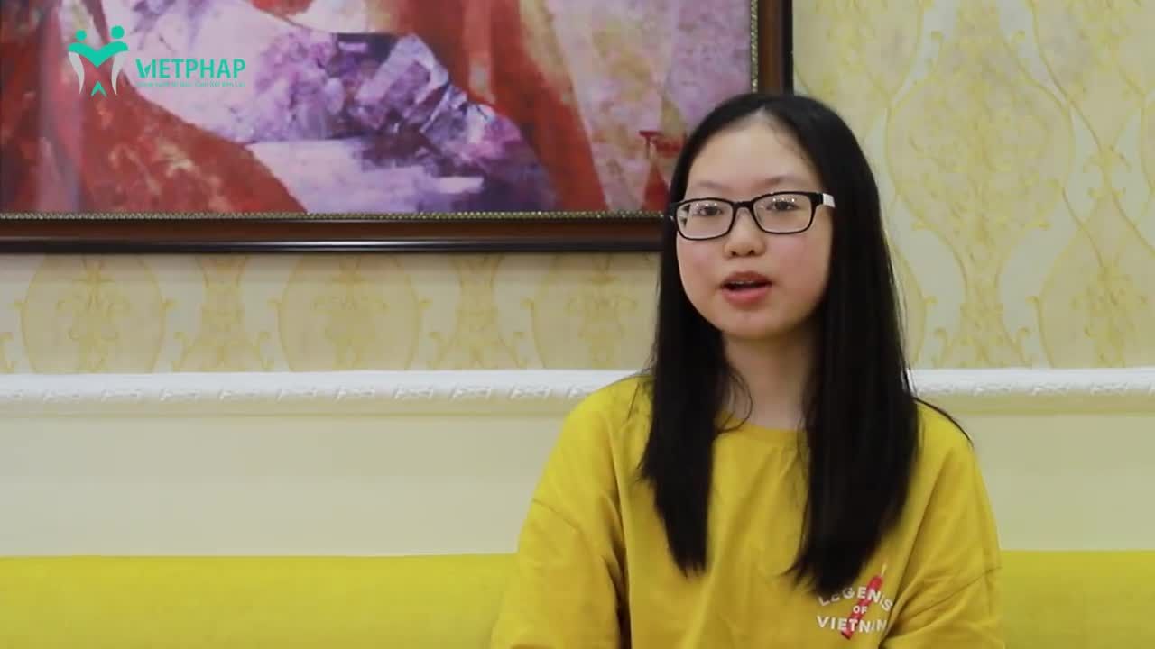 CÔ BÉ "NỤ CƯỜI TỎA NẮNG"
