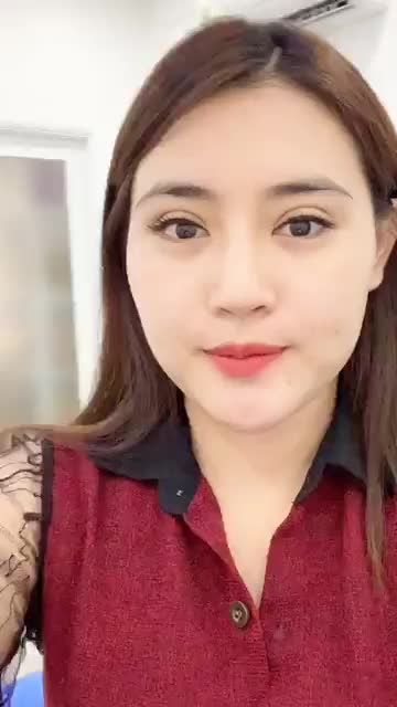 Kết quả sửa mũi của cô em gái được người chị tận tình dẫn đi làm đẹp