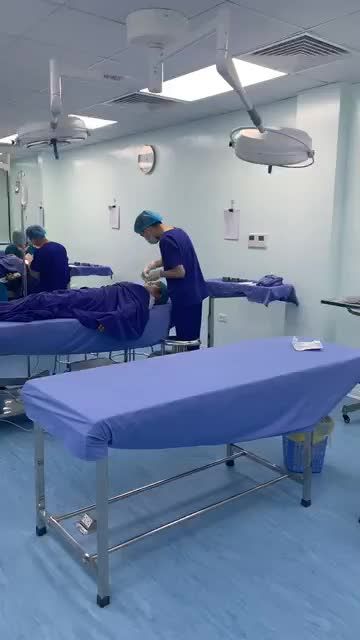 Ekip Dr Vũ Quang đang miệt mài với ca Nâng Mũi số 12 và 13 ngày hôm nay !