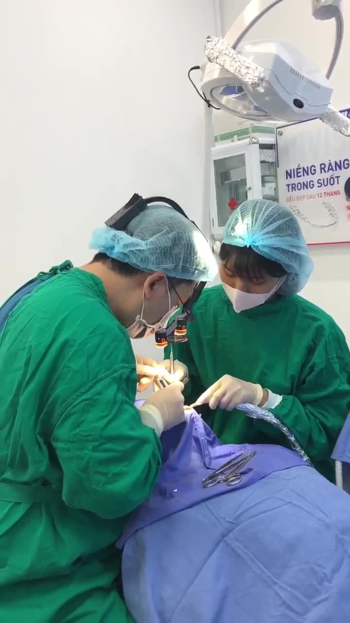 18 TUỔI MẤT RĂNG CÓ TRỒNG LẠI ĐƯỢC KHÔNG
