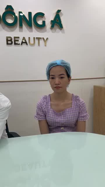Quá trình bác sĩ tư vấn đo vẽ cho khách hàng cấy mỡ mặt Bio Gen