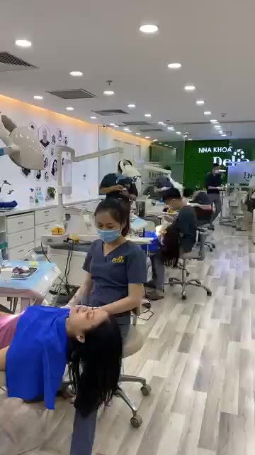 Ngày chủ nhật full ghế cùng khách hàng thẩm mỹ răng sứ với ưu đãi giảm đến 60% tại Delia