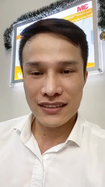 Vị khách hàng là người Việt sống tại Singapore, vừa bay từ Hồ Chí Minh ra Hà Nội để làm răng.