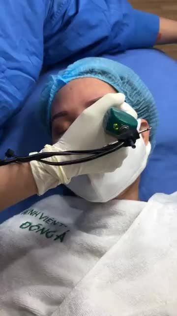 Cận cảnh quá trình phun xăm sửa lại cho khách hàng Tại bệnh viện thẩm Mỹ Đông Á