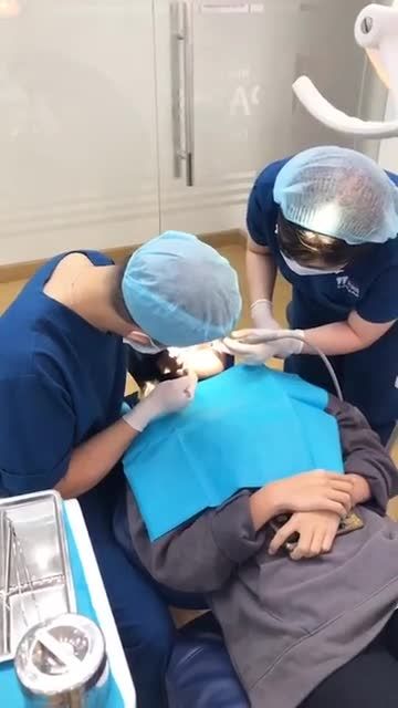 KH Mai Thị Kim Khánh Nhổ răng Khôn