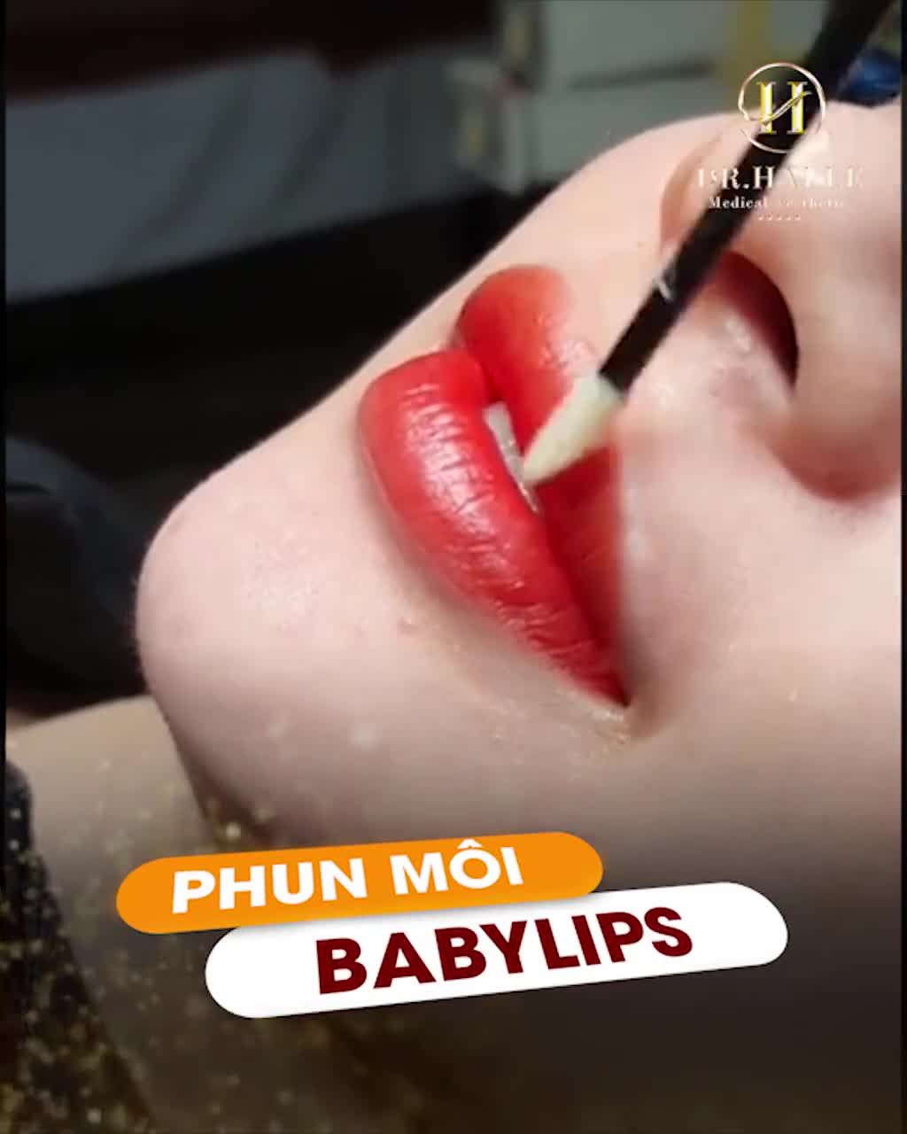 Giờ cảm giác như các nàng ngại đánh son hay sao ý, thấy rủ nhau đi phun môi "rần rần".