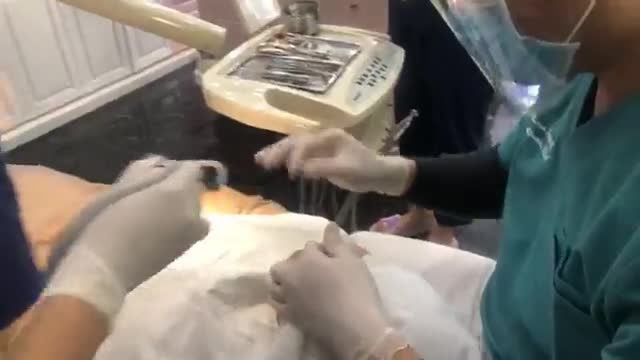 Bác sĩ thiết kế 20 Răng Nacera.