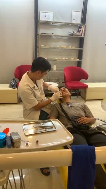 Bệnh nhân chỉnh nha sau 4 tháng nhổ răng kẹ kéo khít hàm trên NGUYỄN HOÀNG HUY đến từ Nam Định