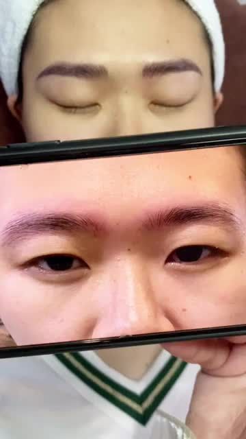 Còn gì tuyệt vời hơn khi sở hữu đôi chân mày đẹp tự nhiên - với công nghệ điêu khắc Hair Trok mang sẽ mang đến 1 cặp chân mày hoàn hảo cho chị em