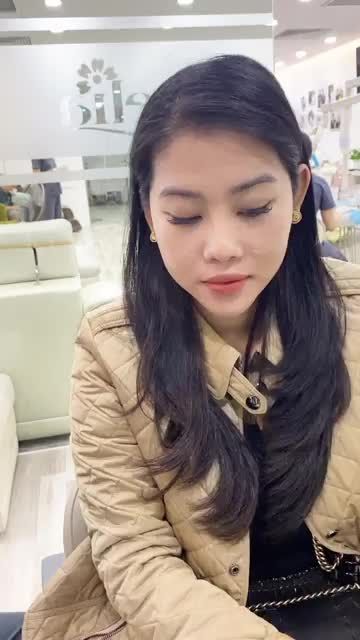 Khách hàng bọc răng sứ tại Delia