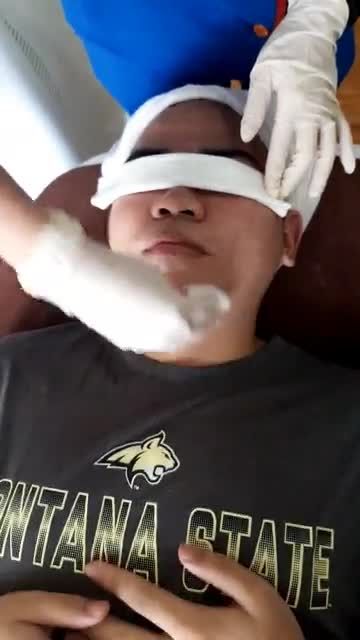 Muốn trị mụn tận gốc không thể bỏ qua lấy nhân mụn