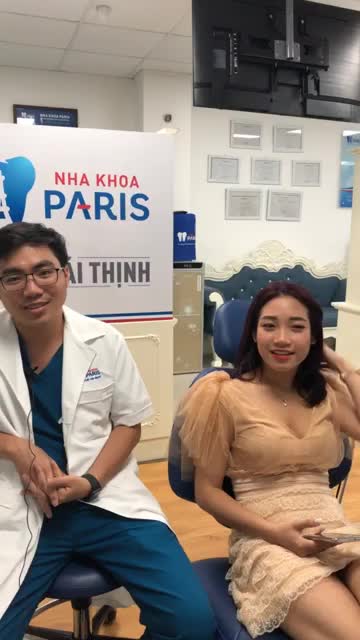 Khách hàng Ngô Thị Hồng Thơm thực hiện dịch vụ trám răng