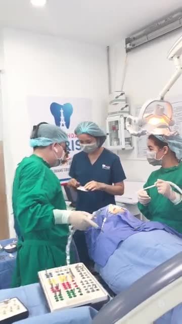 Khách Hàng Nguyễn Thuỷ ở Hà Tĩnh sử dụng dịch vụ cấy 2 trụ Implant Strauman của Thuỵ Sĩ do bác sĩ Trần Minh Hiệp thực hiện tại Nha khoa Paris chi nhánh 39 Quang Trung