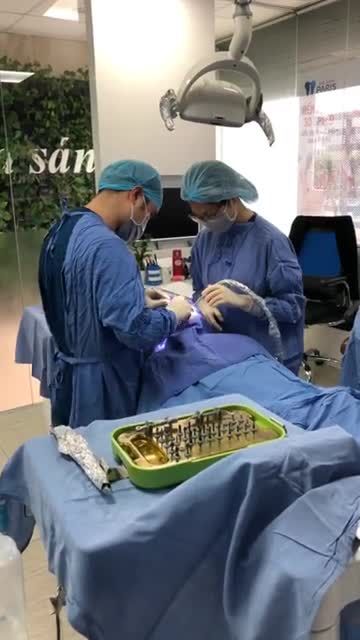 CẮM GHÉP IMPLANT CHO KH VŨ DUY HƯỞNG