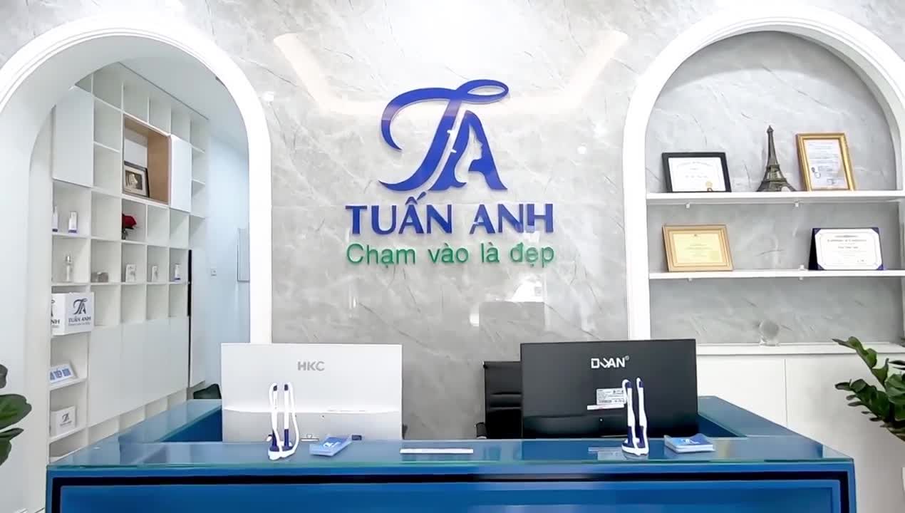 CHẠM VÀO LÀ ĐẸP