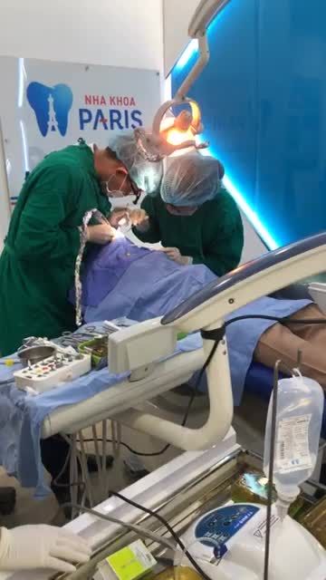 CẮM GHÉP 3 TRỤ IMPLANT TRONG PHÒNG VIP