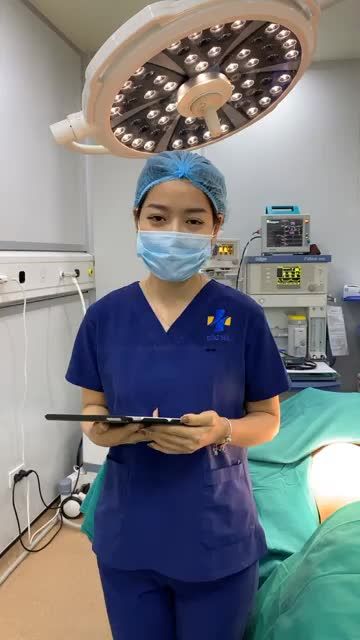 NGỠ NGÀNG TRƯỚC VÒNG 1 SIÊU GỢI CẢM CỦA BÀ MẸ 3 CON