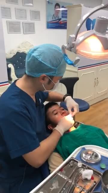 PHỤC HÌNH SỨ TRÊN IMPLANT CÙNG BS LÊ QUỐC HUY