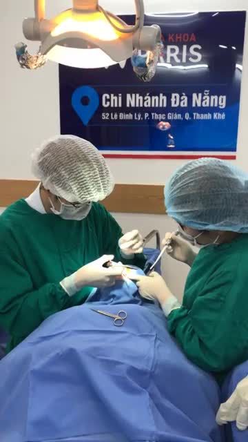 Cấy implant cho khách hàng