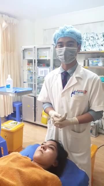 Khoảnh khắc tháo nẹp mũi mong đợi nhất của khách hàng