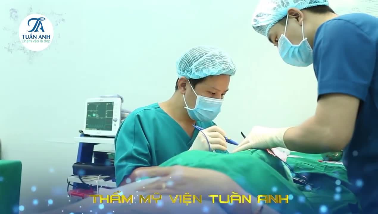 QUÁ TRÌNH PHẪU THUẬT NÂNG CUNG CHÂN MÀY  FEEDBACK SAU 7 NGÀY PHẪU THUẬT CỦA KHÁCH HÀNG