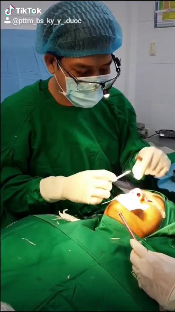 NIỀM VUI MỖI NGÀY CỦA BS KỲ Y DƯỢC ĐƯỢC CHÍNH TAY LÀM ĐẸP CHO MỌI NGƯỜI LÀ NIỀM HẠNH PHÚC NHẤT MÀ BS KỲ CÓ ĐƯỢC