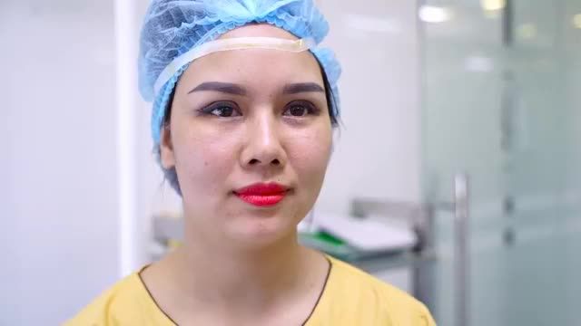 "Em làm xong vô cùng thoải mái, không hề đau chút nào" đó là chia sẻ của khách hàng Nguyễn Mai sau 45 phút thực hiện Cắt mí tại Dr.Hải Lê - Mời quý khách hàng cùng theo dõi