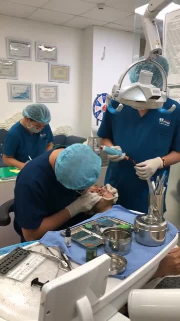 GẮN MẮC CÀI KIM LOẠI THƯỜNG CÙNG BS VŨ ĐÌNH CÔNG