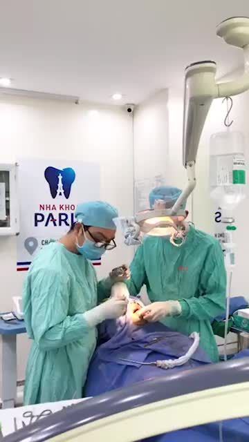 Chú Vũ Văn Tùng Cấy ghép implant Allon 4 hàm trên và hàm dưới tại nha khoa Paris Cộng Hoà