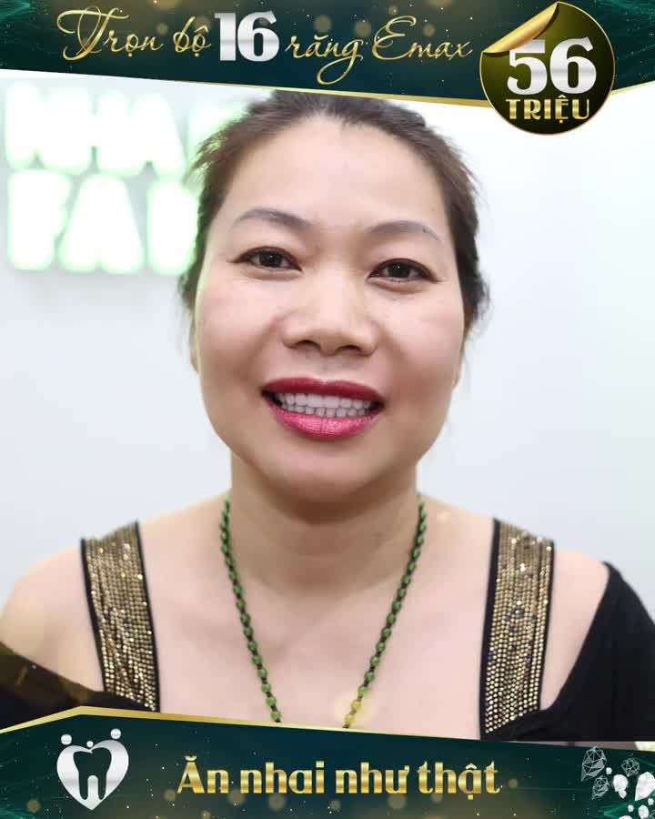 Ngắm nhìn nụ cười mới của mình trong gương, chị Sâm cảm thấy hạnh phúc vô cùng.