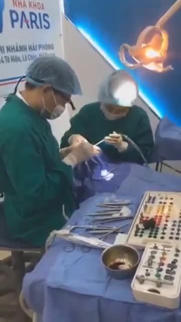 CẤY 2 TRỤ IMPLANT THỤY SỸ TẠI NHA KHOA PARIS HẢI PHÒNG