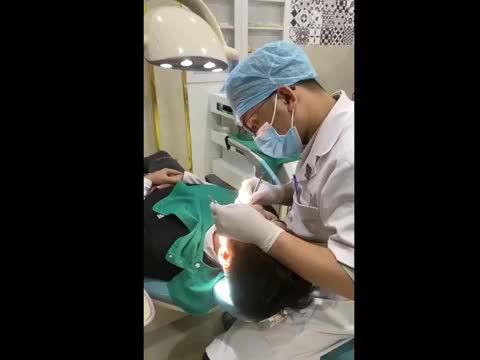 Trời nay xanh mát gió hiu hiu thổi Răng vẫn đau nhức chịu nổi không?