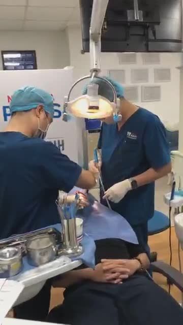 NHỔ RĂNG SỐ 8 TẠI NHA KHOA PARIS 12 THÁI THỊNH, HÀ NỘI