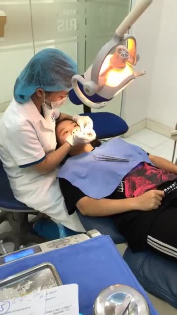 Kh đến làm liệu trình tại Nha Khoa PaRis Vinh