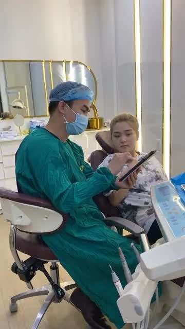 Bác sĩ “xử đẹp” cùng lúc 4 răng khôn mọc ngầm