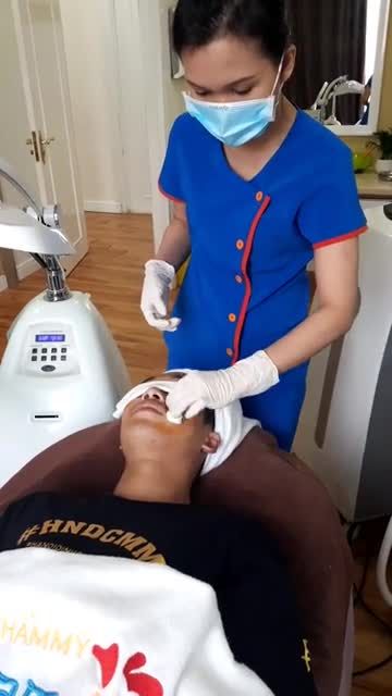 Vị khách hàng thứ 12 trong chuỗi sự kiện “Ngày vàng trị mụn" tại BV Kanhnam