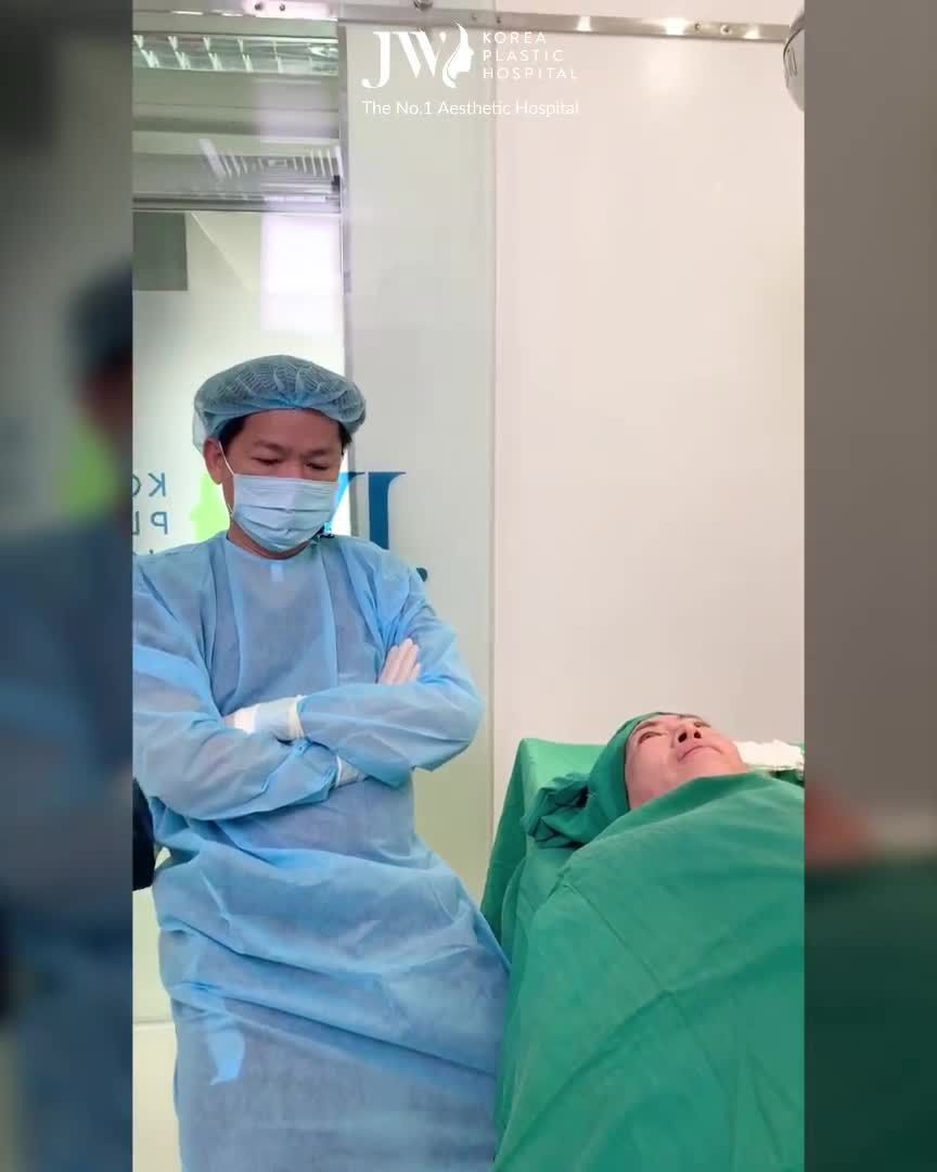 Bác sĩ Tú Dung ĐIỀU TRỊ LẬT MI MẮT, khách hàng NGỠ NGÀNG: "SAO ÊM QUÁ"