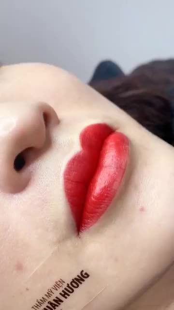 "SỢ NHẤT PHUN MÔI XONG SƯNG NỀ, NHƯNG BÊN XUÂN HƯƠNG LÀM XONG ĐẸP THẾ NÀY THÌ QUÁ ƯNG LUÔN RỒI!"
