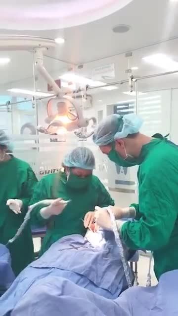 Cận Cảnh Cấy Ghép Implant Do Tiến Sĩ Bác Sĩ Đàm Ngọc Trâm Cùng Ekip Thực Hiện Tại Nha Khoa Paris 39 Quang Trung