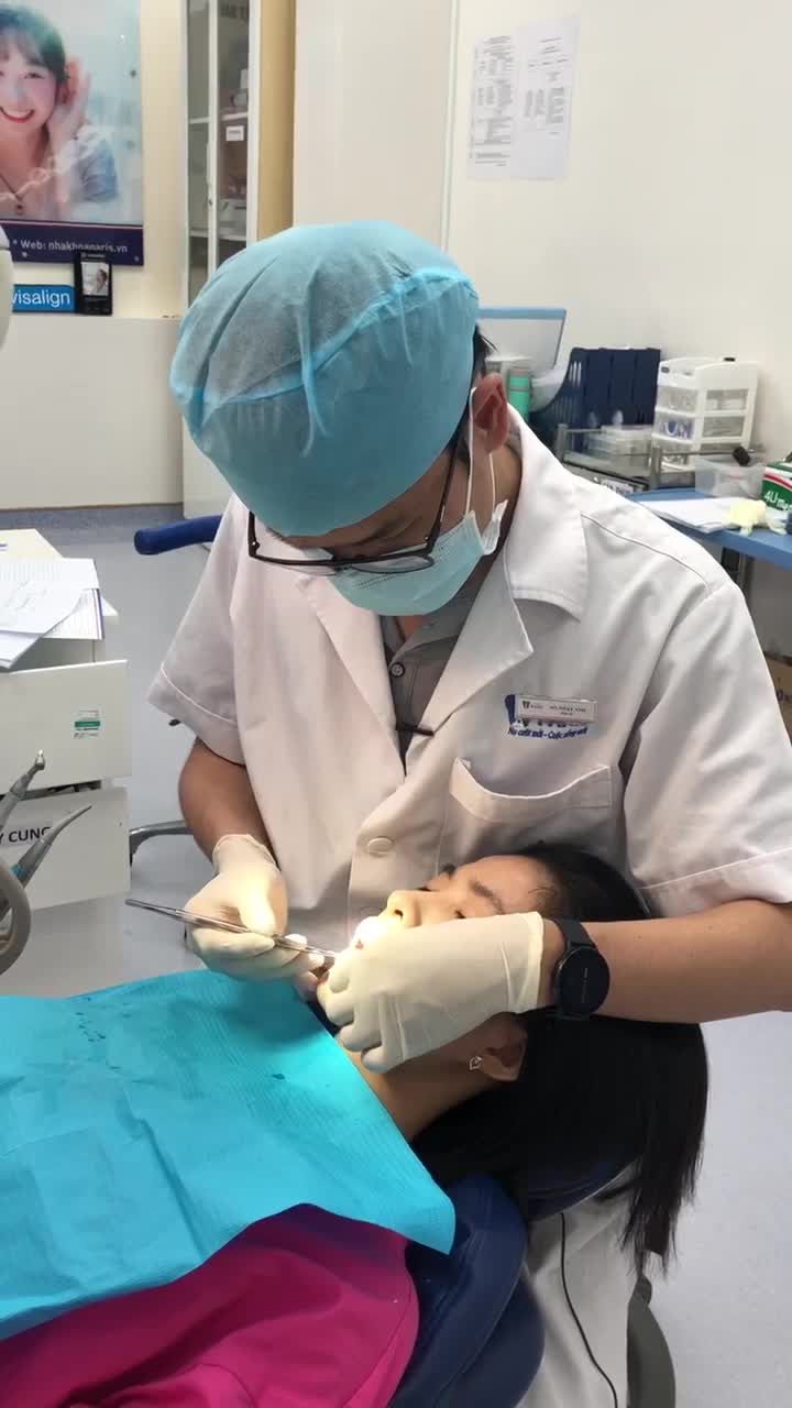 KH Như Ngọc sinh năm 1996 sống tại TPHCM, vừa thực hiện gắn mắc cài dịch vụ chỉnh nha mắc cài kim loại thường tại nha khoa Paris 87 Nguyễn Thái Học, do bsi Nhật Anh thực hiện
