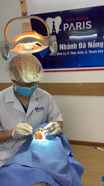 Khách hàng trồng Implant