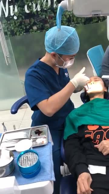 Khách hàng Nguyễn Thị Hằng nhổ Răng 8 tại nha khoa Paris 12 Thái Thịnh